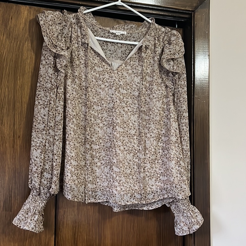 Floral ruffled blouse